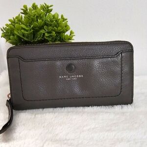 Marc Jacobs Soft Genuine Gray Long Leather Zip-Around Snap Front Wallet